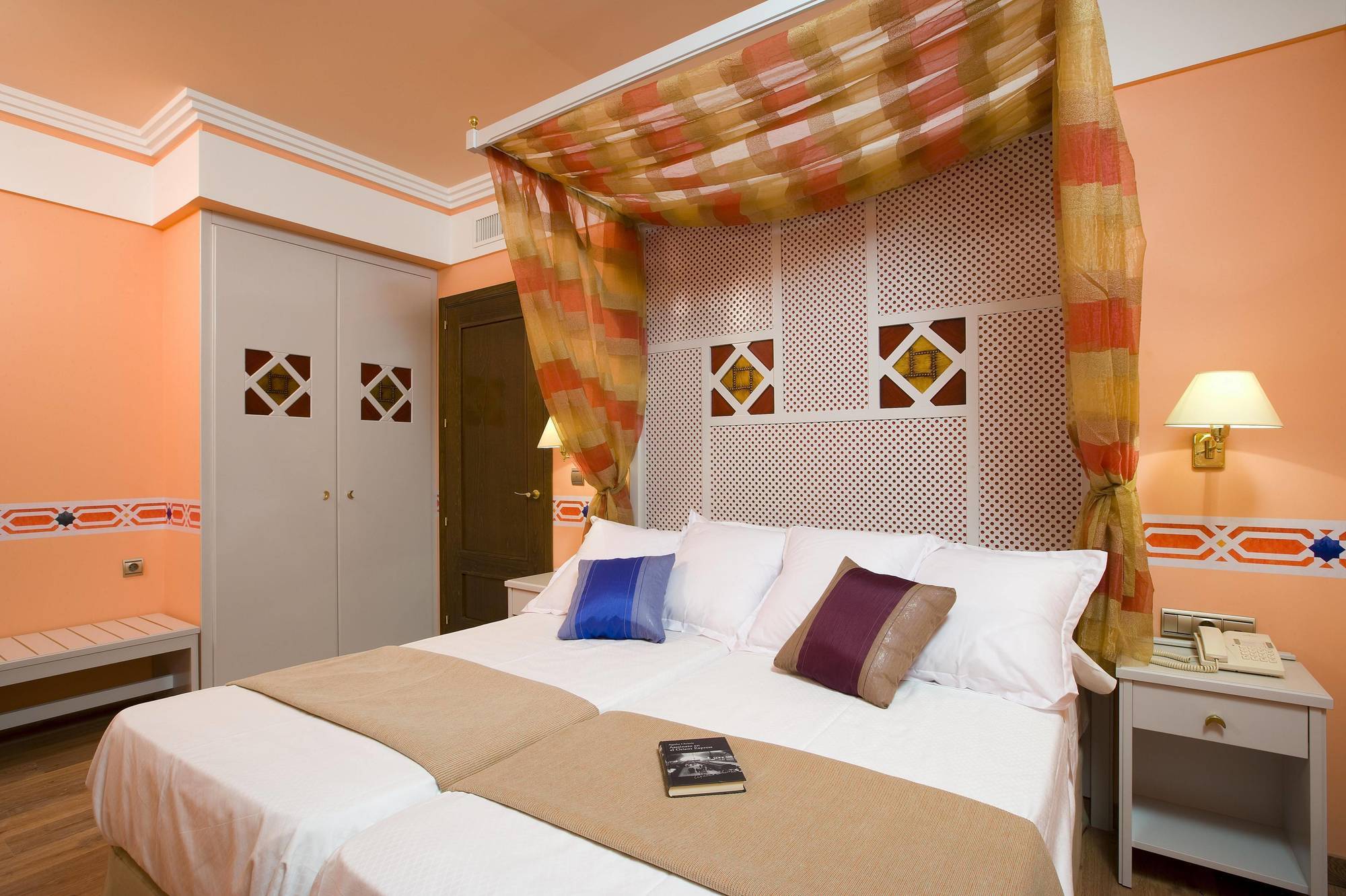 Hotel Gran Vía 44 Granada